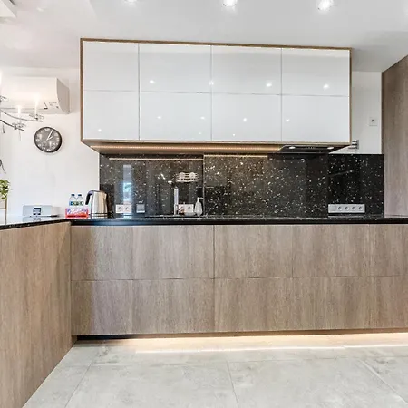 Hermitage Homes Tds 公寓